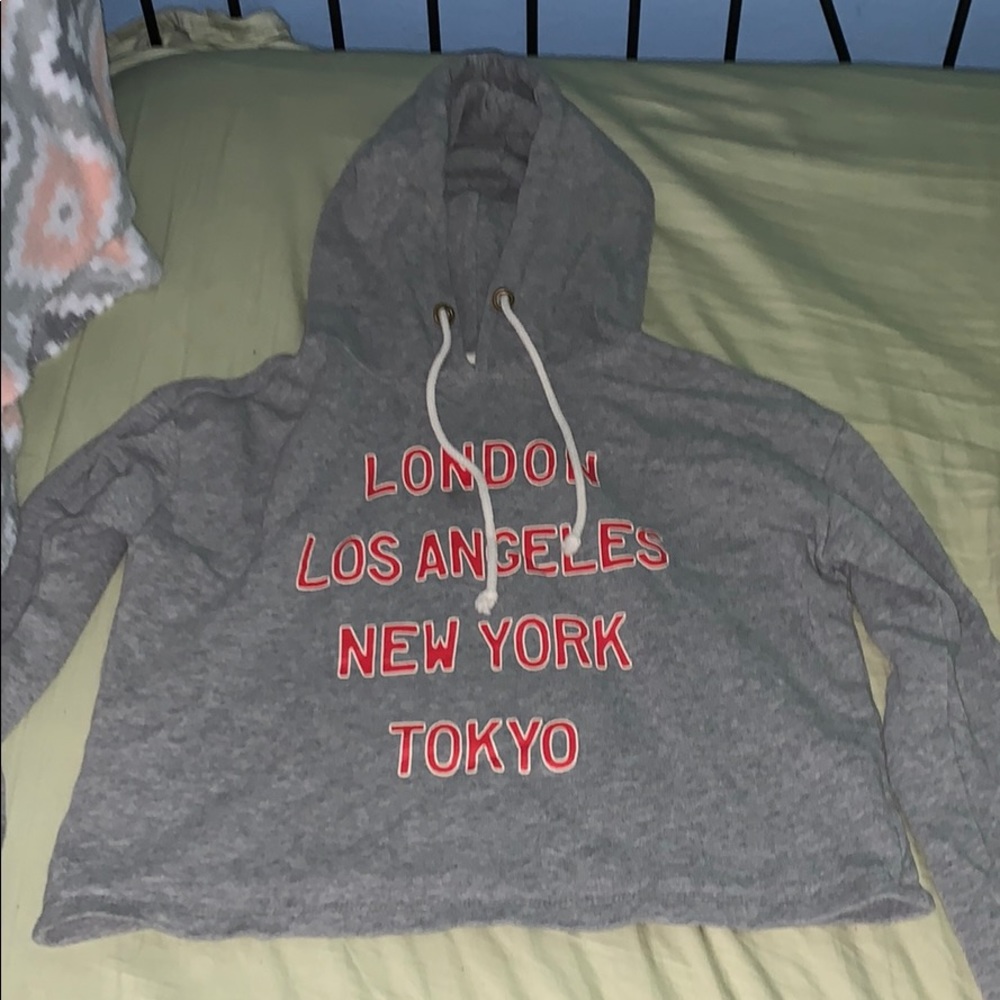 CROP TOP SWEATSHIRT
